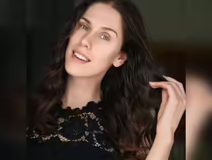 Cassandra Bankson, honest skin and acne advocacy, no makeup